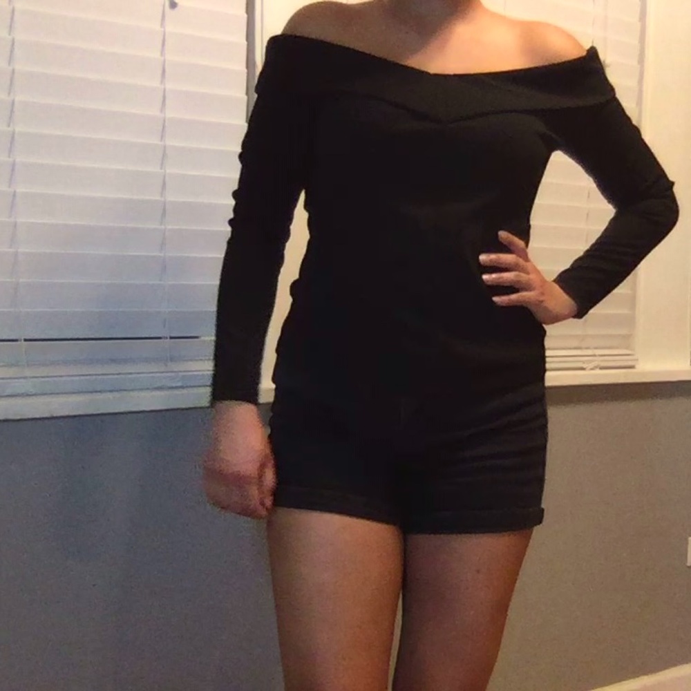 H & M - Open Shoulder Blouse